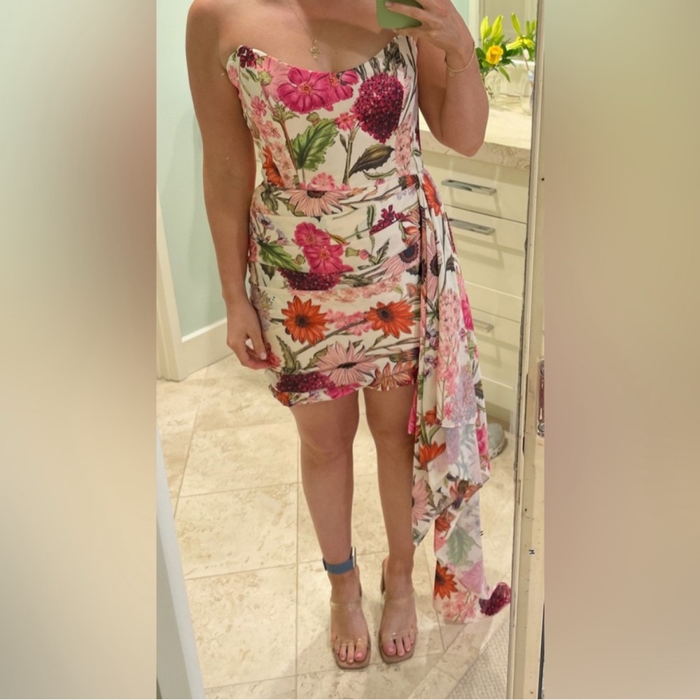 Katie May Chasing Dawn Gown in Pink Daisy - Size Medium - Picture 7 of 10